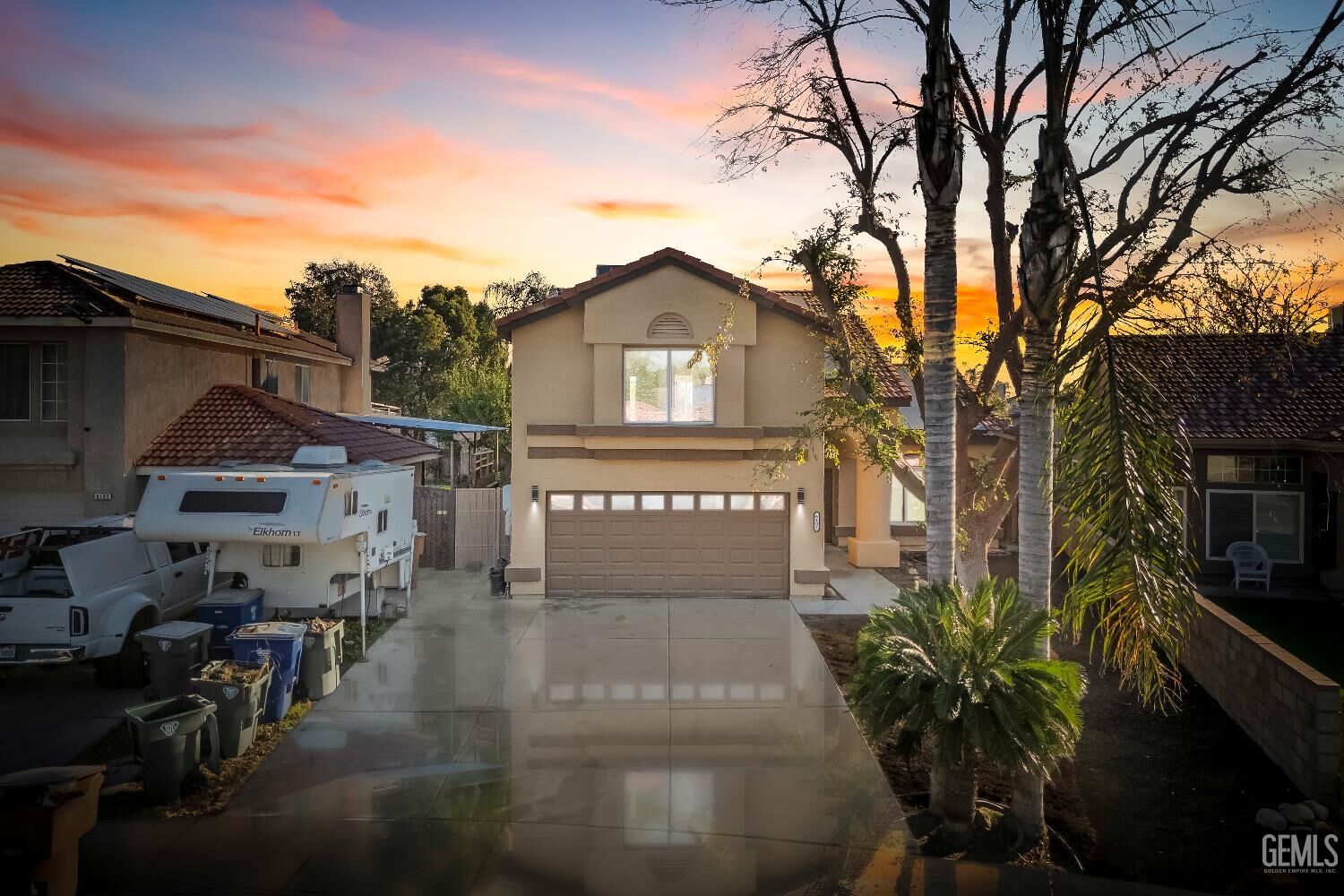 Property Photo:  6107 Cartagena Avenue  CA 93313 