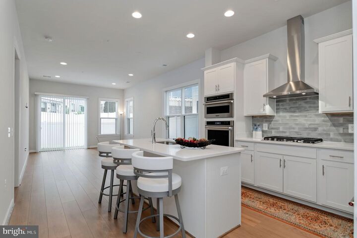 Property Photo: 43899 Siren Song Terrace VA 20176