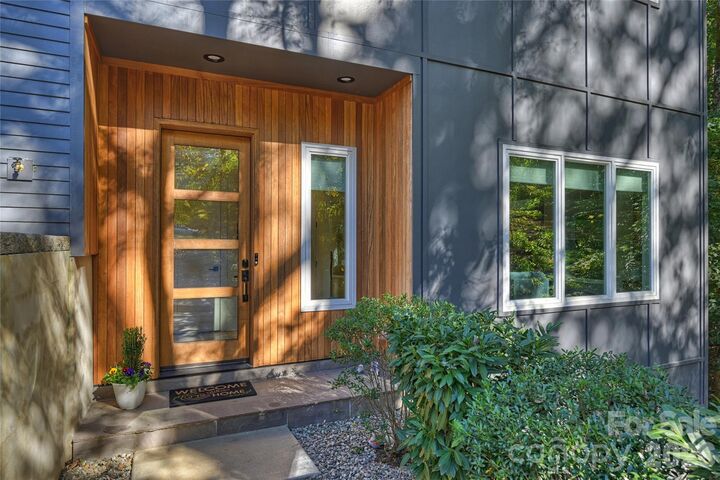 Property Photo:  7223 Terrace Drive  NC 28211 