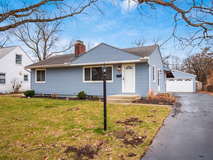 Property Photo:  2480 Shrewsbury Road  OH 43221 