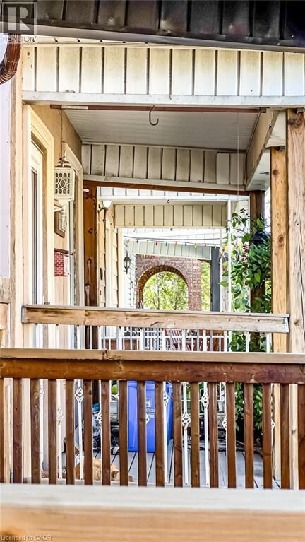 Property Photo:  250 Avondale Street  ON L8L 7C5 