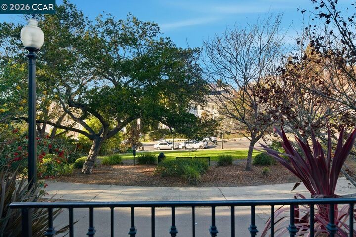 Property Photo:  780 Carlston Ave  CA 94610 