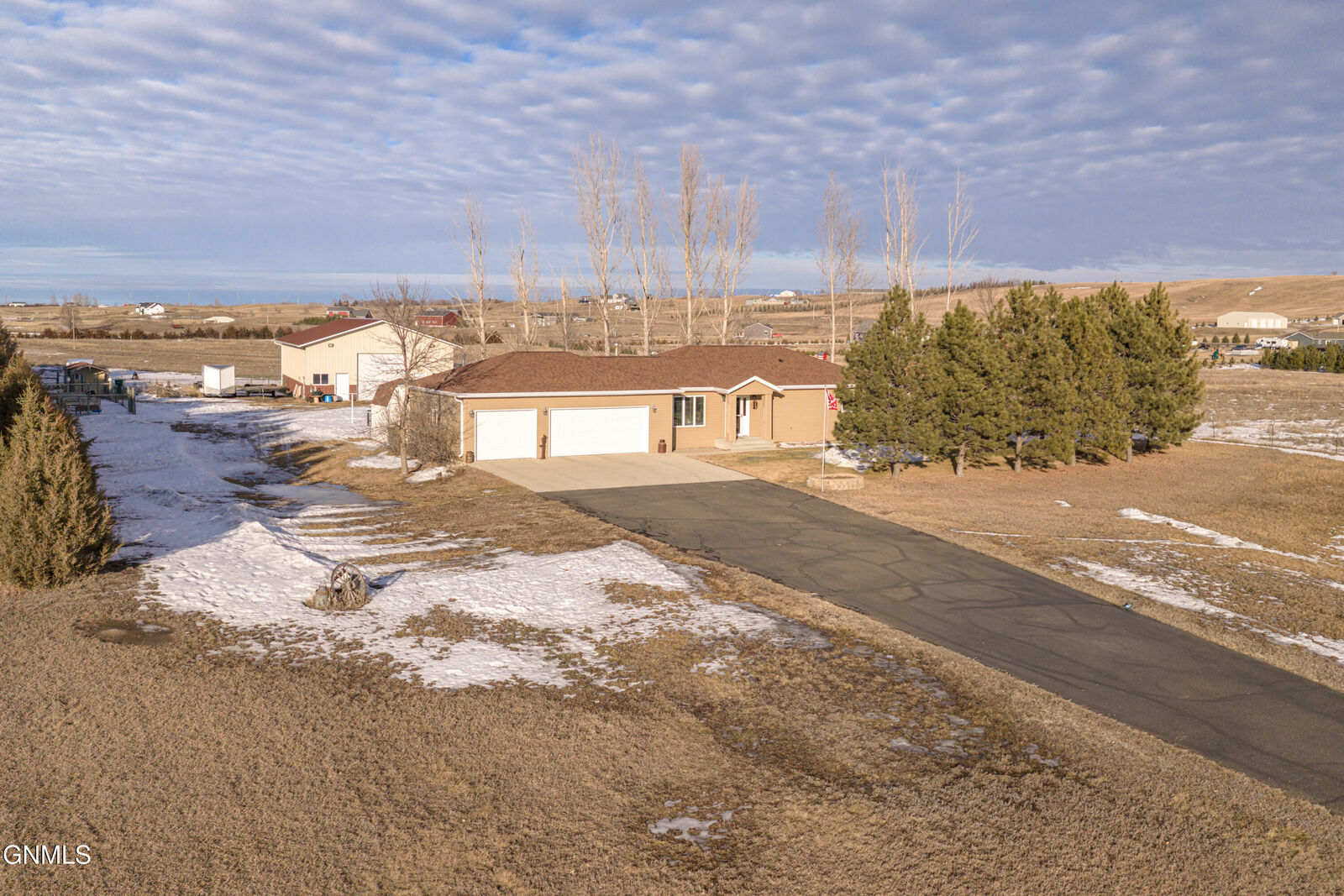 Property Photo:  6280 62nd Avenue SE  ND 58504 