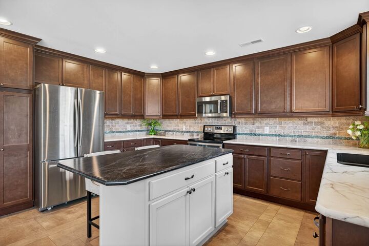 Property Photo:  1790 Wellshurst Dr  KY 42301 