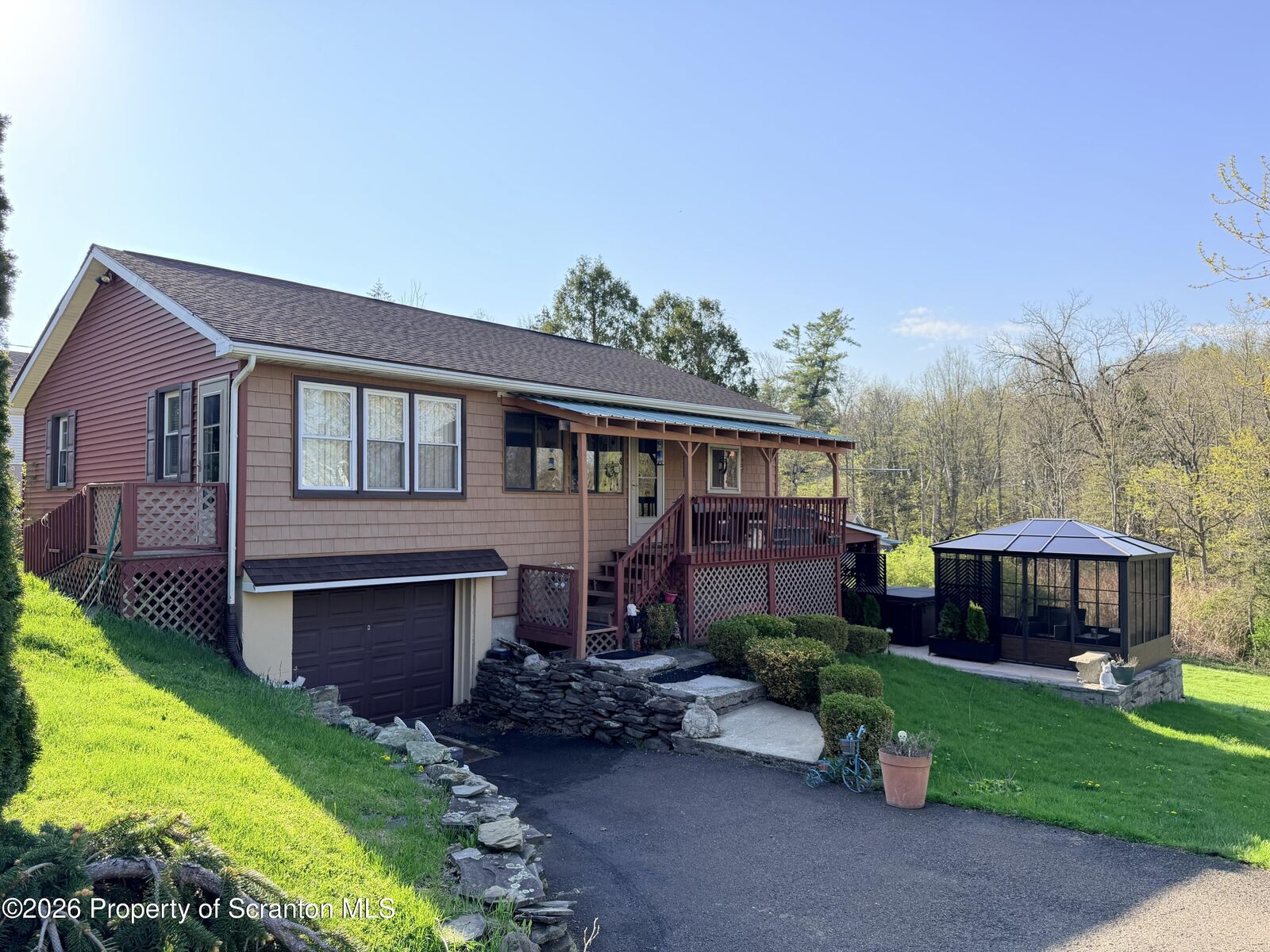 Property Photo:  338 Bailey Street  PA 18411 