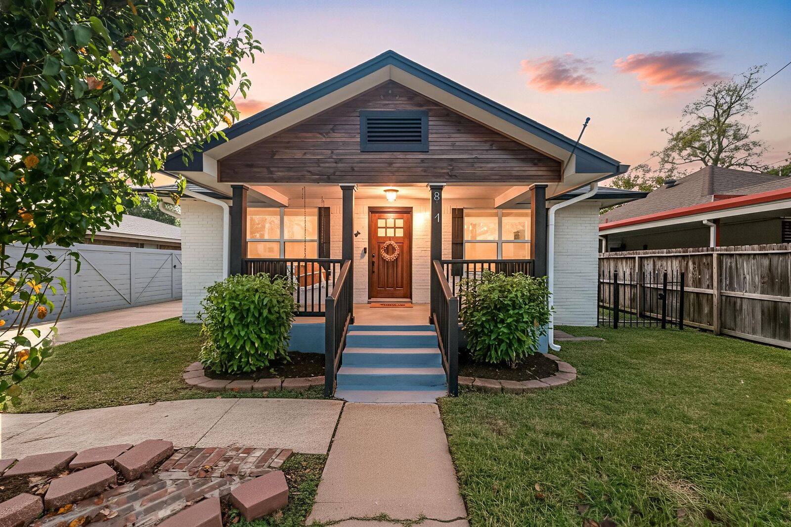 Property Photo:  814 Barkley Street  TX 77022 
