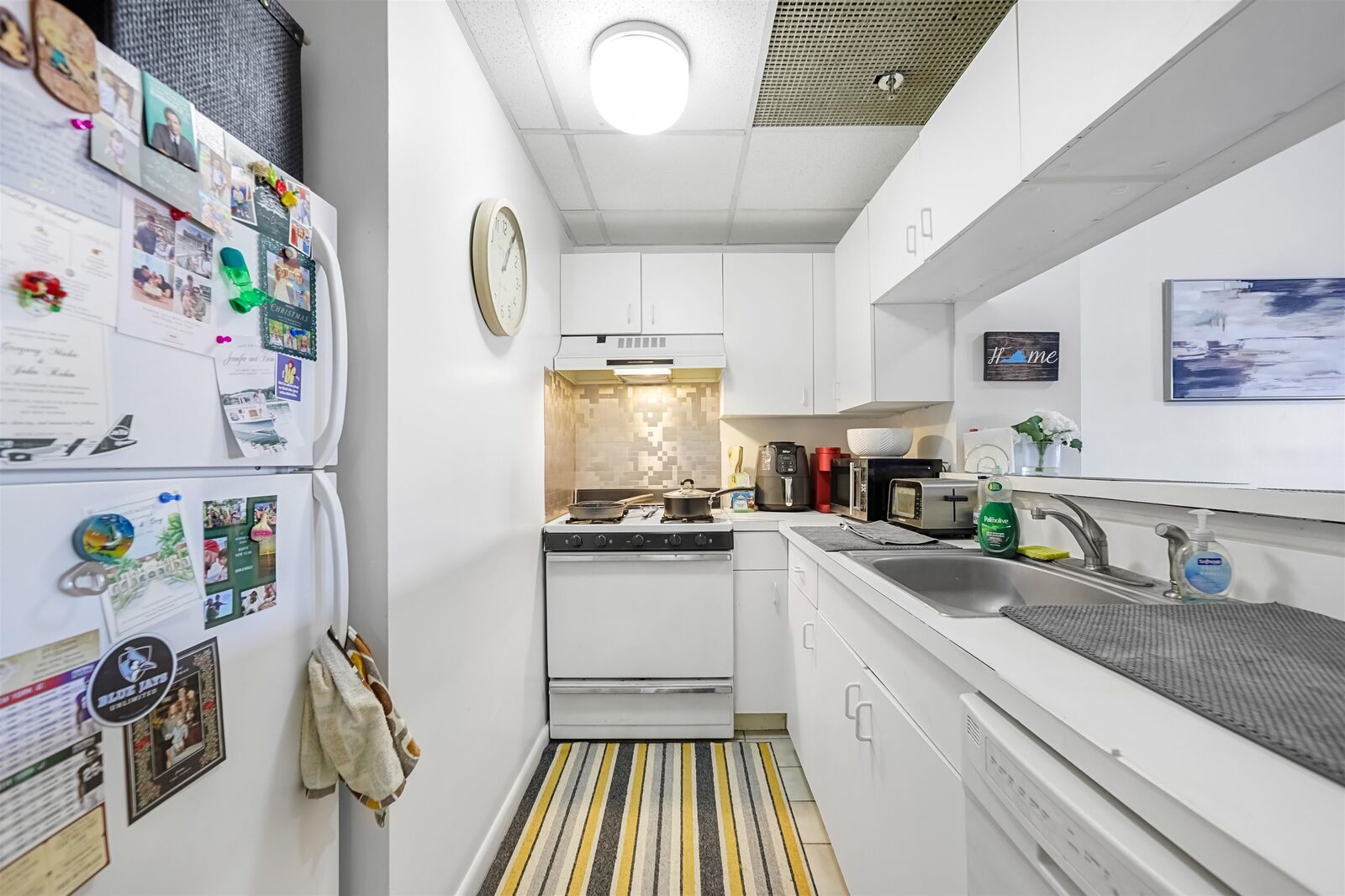 Property Photo:  227 Christopher Columbus Dr 209B  NJ 07302 