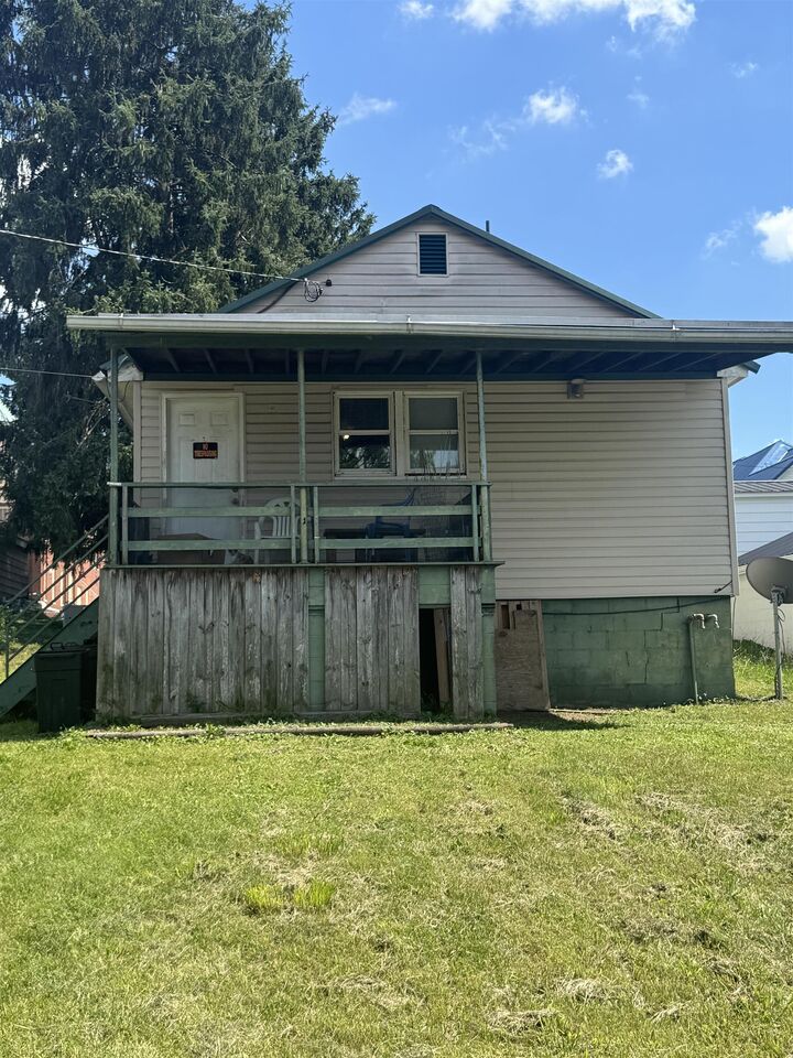 Property Photo: 920 R Jefferson Avenue WV 25704