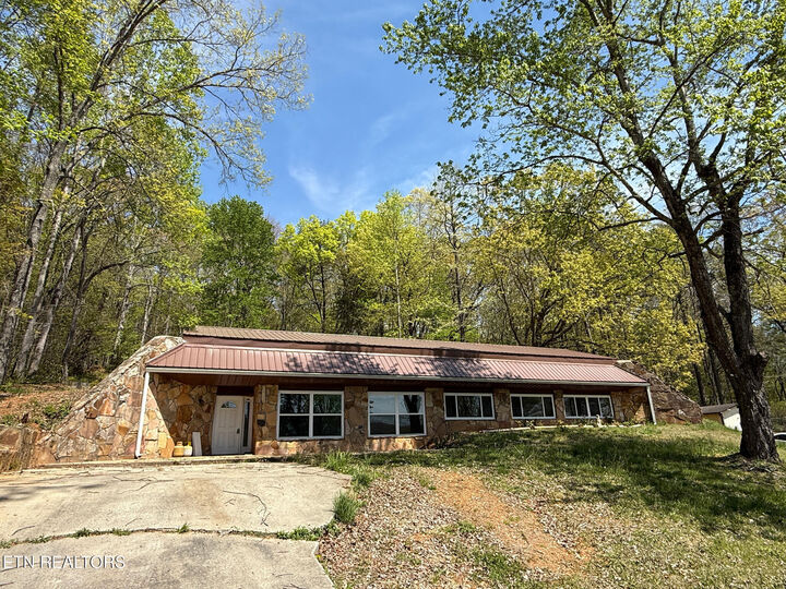 Property Photo: 522 College Grove Rd TN 37854