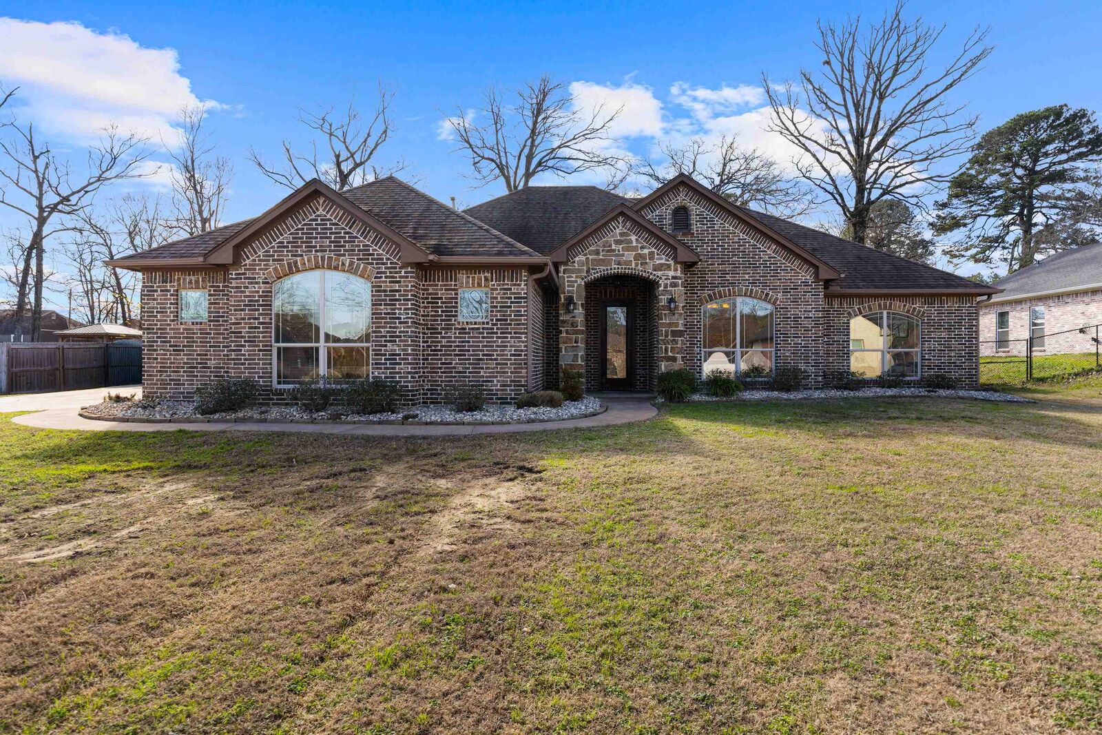 Property Photo:  125 Towering Oaks Branch  TX 75602 