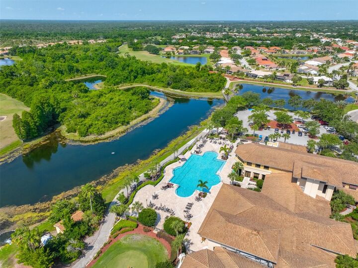 Property Photo: 1118 Emerald Dunes Drive FL 33573