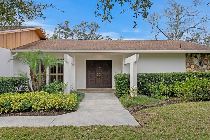 Property Photo:  713 Rob Roy Place  FL 33617 