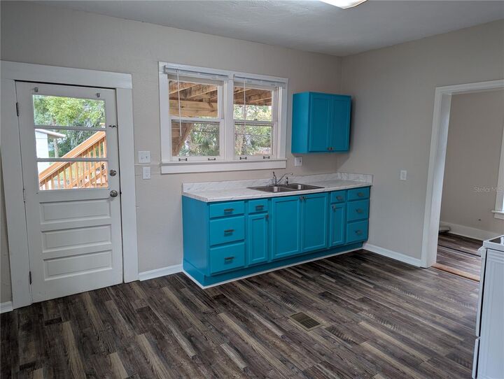 Property Photo:  714 Downing Street  FL 32168 