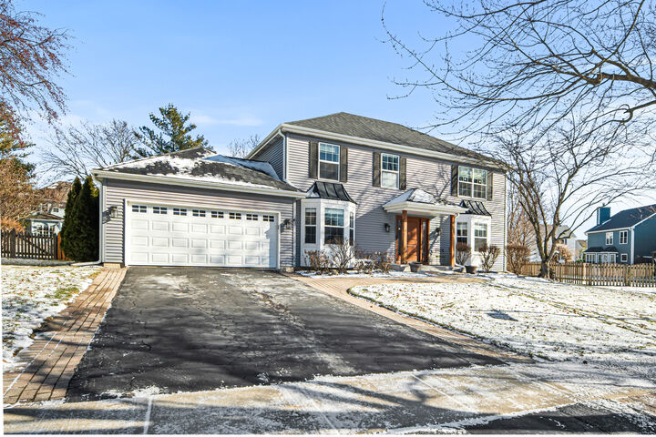 Property Photo:  621 Doral Lane  IL 60542 