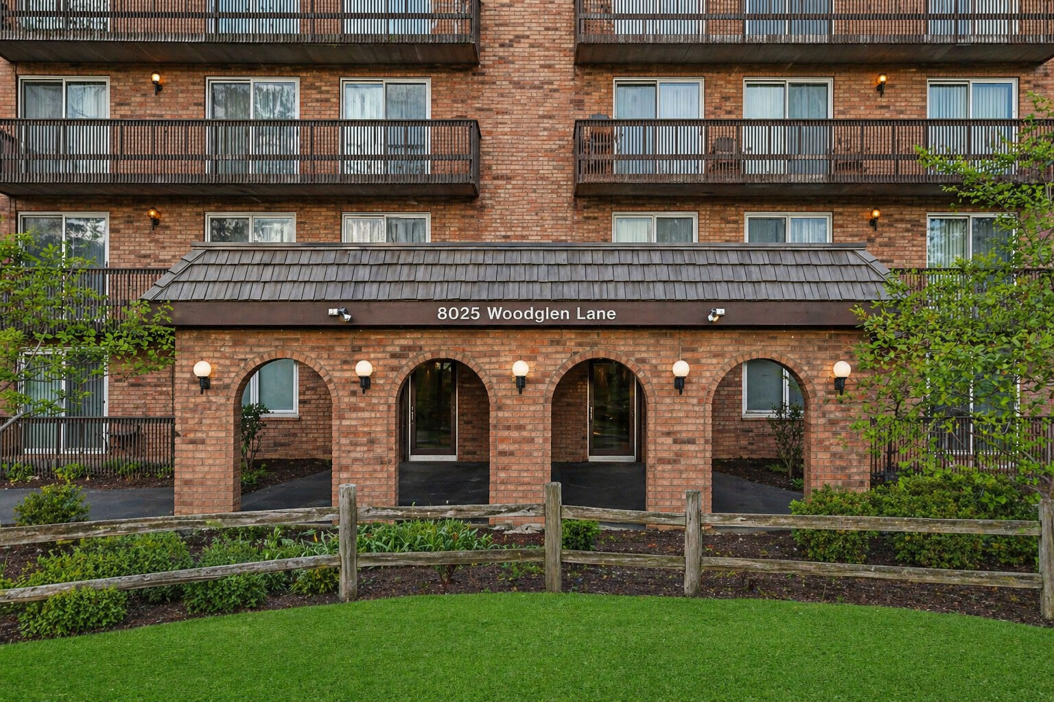 Property Photo:  8025 Woodglen Lane 309  IL 60516 