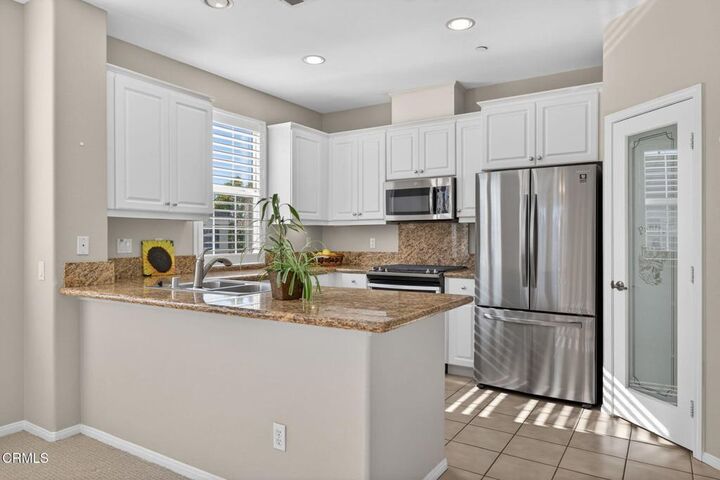 Property Photo:  5521 Brubeck Street  CA 93003 