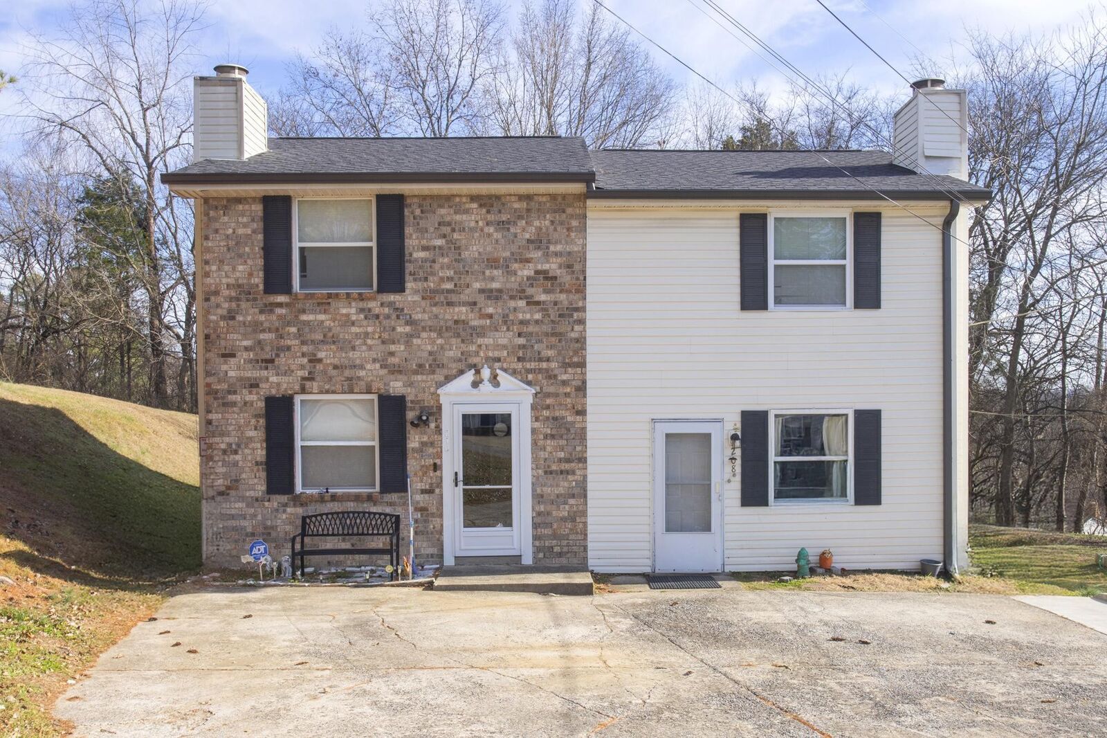 Property Photo:  208 Leeshan Ct  TN 37013 