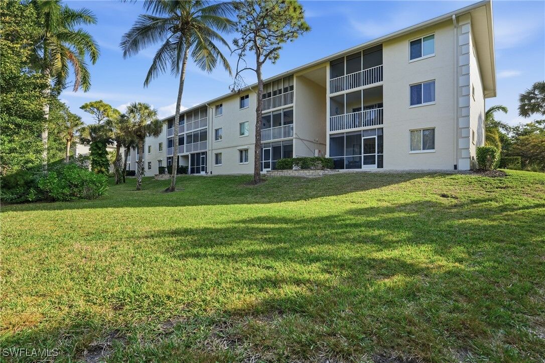 Property Photo:  3021 Sandpiper Bay Circle E303  FL 34112 