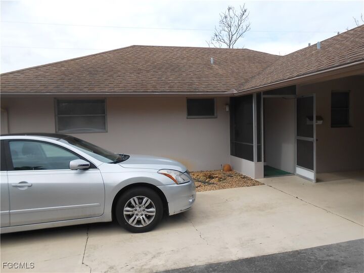 Property Photo:  241 Thistle Court  FL 33936 