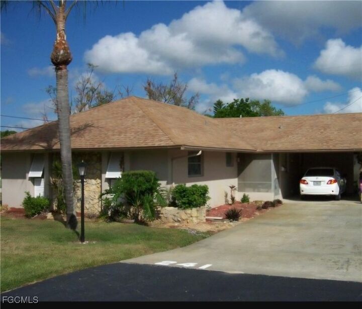Property Photo: 241 Thistle Court FL 33936
