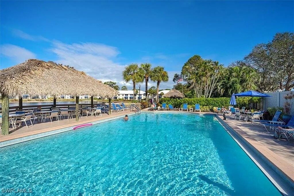 Property Photo: 815 Gulf Pavilion Drive 203 FL 34108