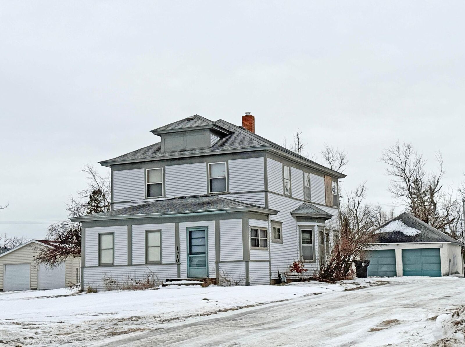 Property Photo:  1310 1st Street E  MN 56601 