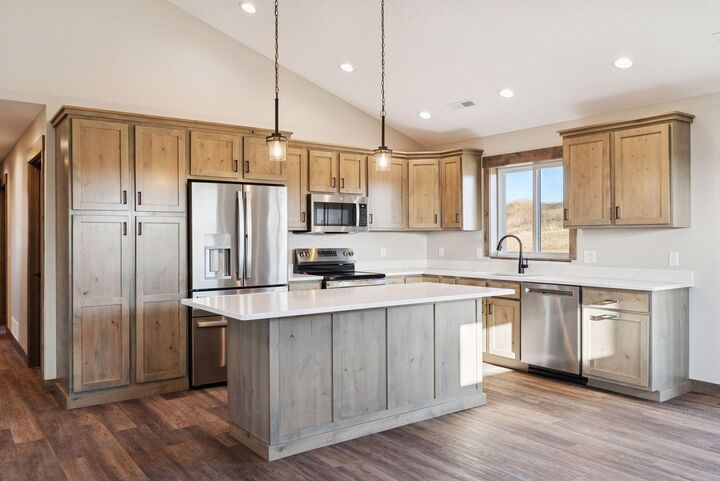 Property Photo:  466 Coyote Way  WI 54017 