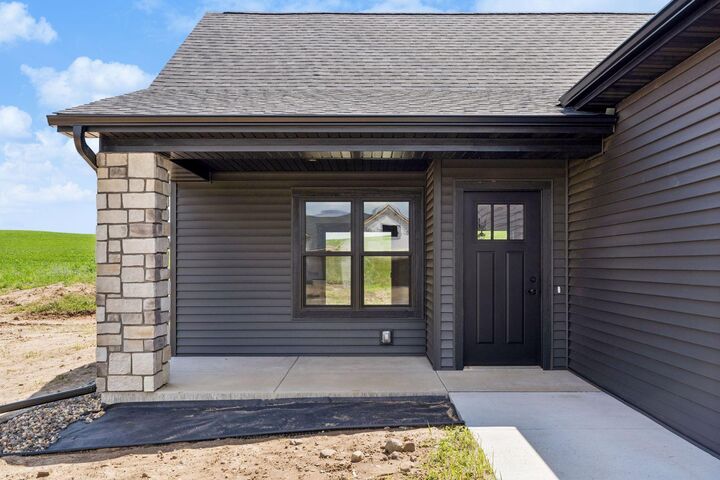 Property Photo:  466 Coyote Way  WI 54017 