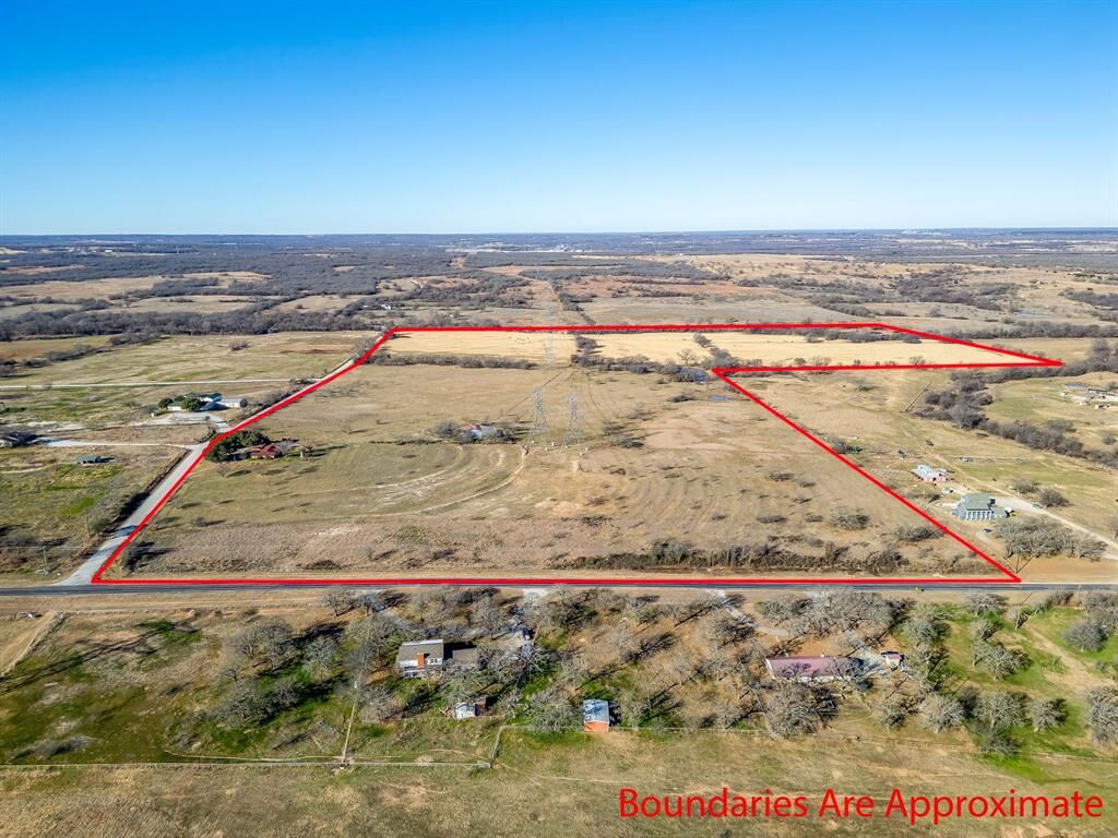 Property Photo:  168 County Road 3850  TX 76487 