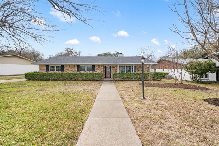 Property Photo:  740 Wedgewood Drive  TX 76712 