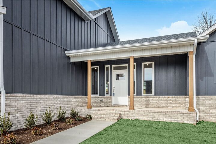 Property Photo:  806 Mueller Way  AR 72753 