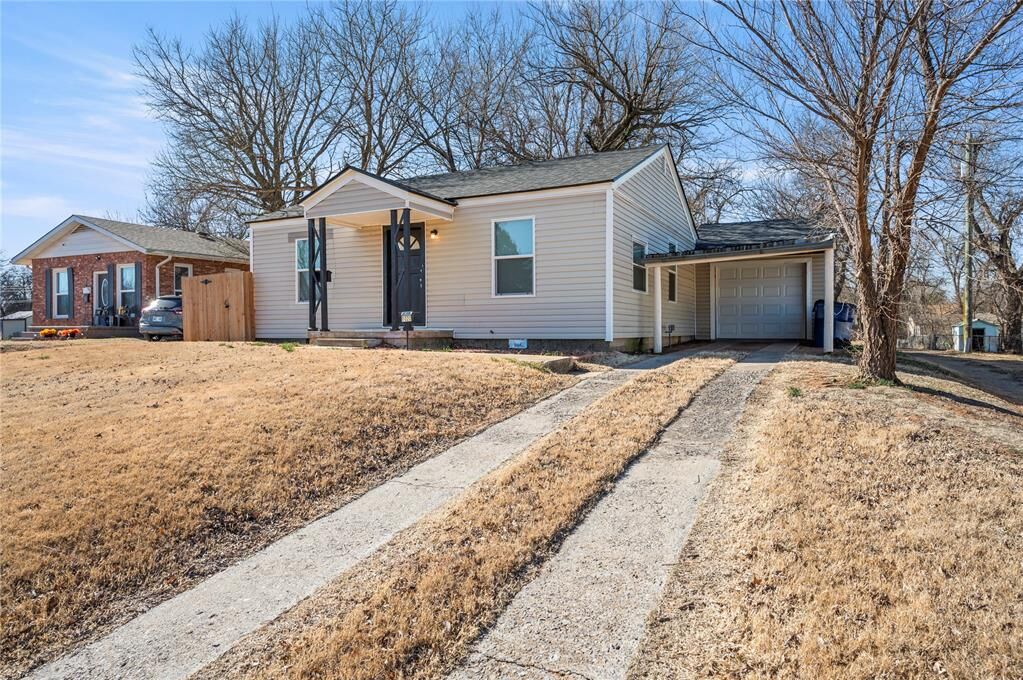 Property Photo:  1020 S 14th Street  OK 73018 