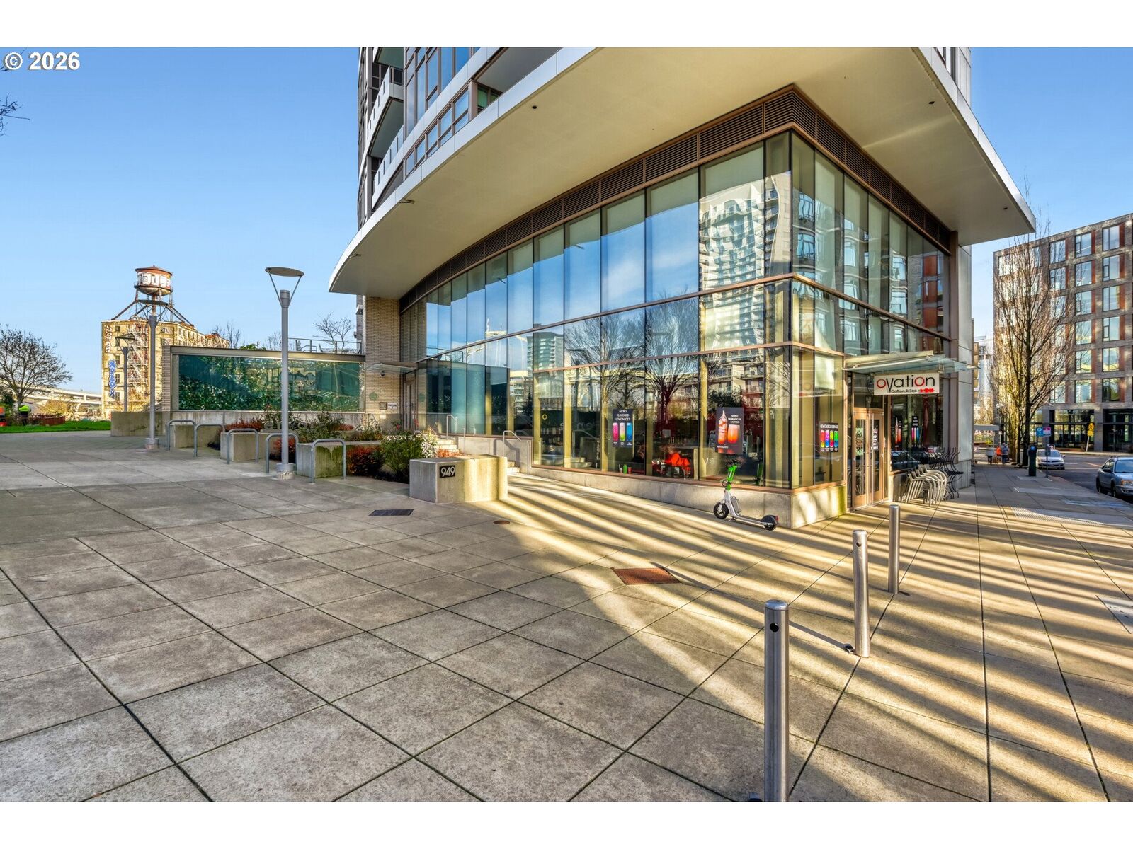 Property Photo:  949 NW Overton St 513  OR 97209 