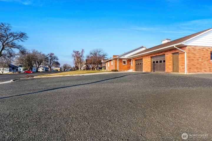 Property Photo:  319 E 3rd Street  WA 99341 