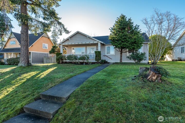 Property Photo:  2209  25th Street  WA 98221 