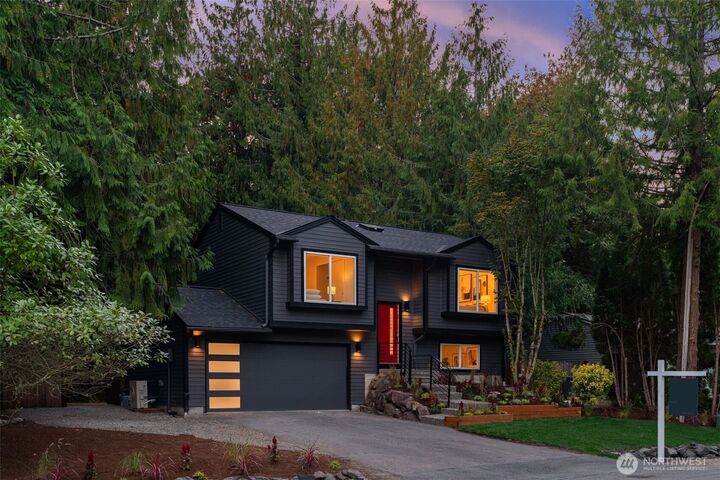 Property Photo:  2709  229th Place NE  WA 98074 