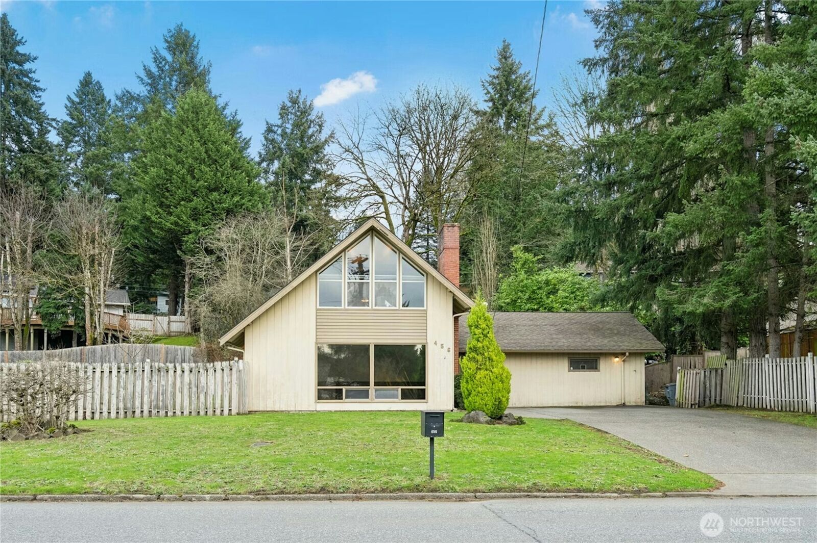 Property Photo:  456  156th Avenue SE  WA 98007 