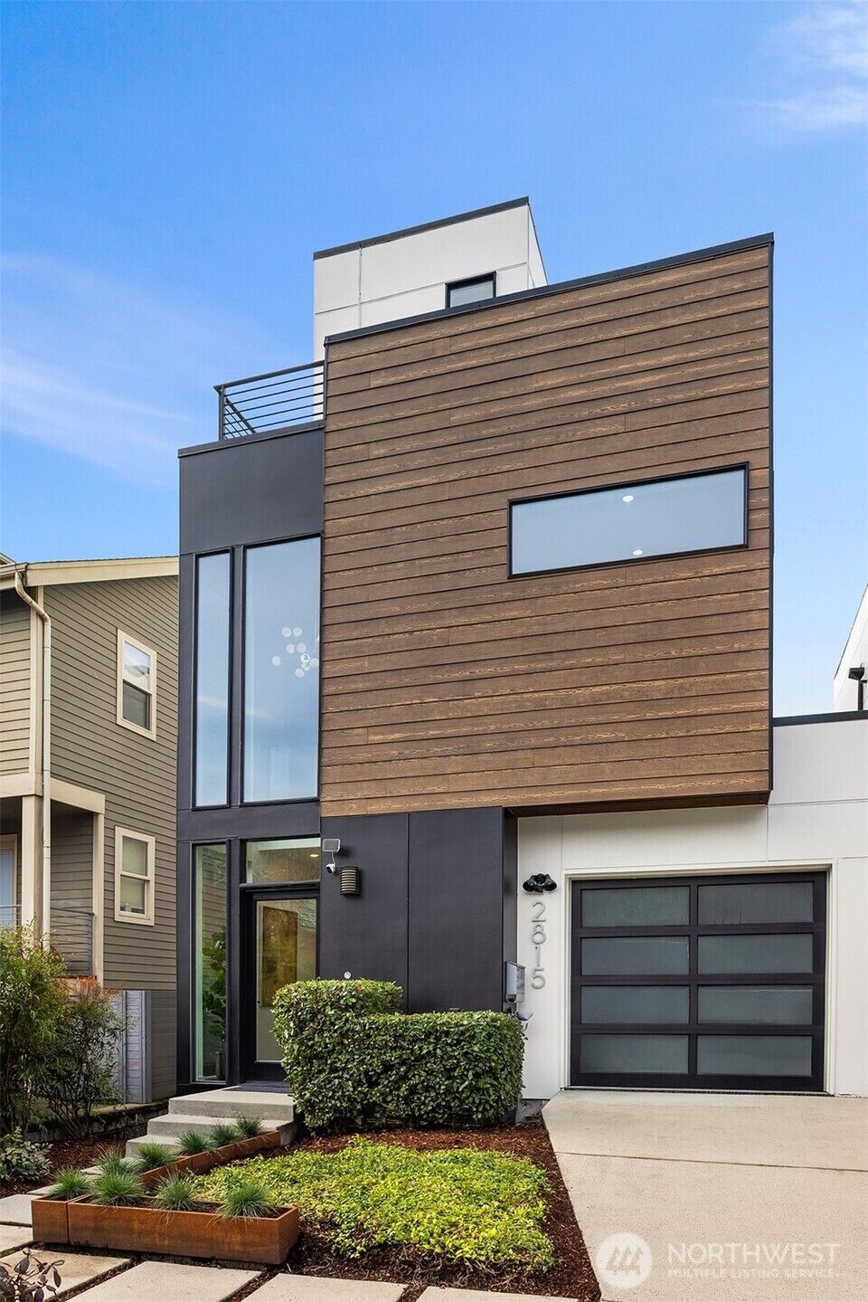 Property Photo:  2815  Prosch Avenue W  WA 98119 