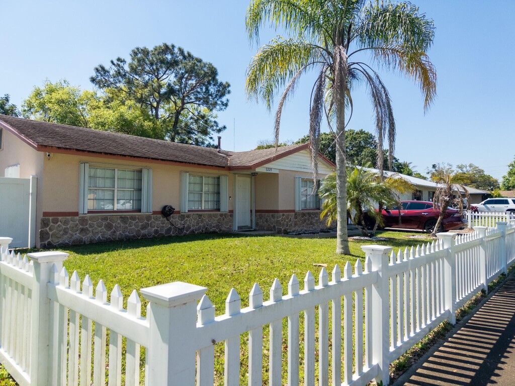 Property Photo:  3205 Hibiscus  FL 34947 