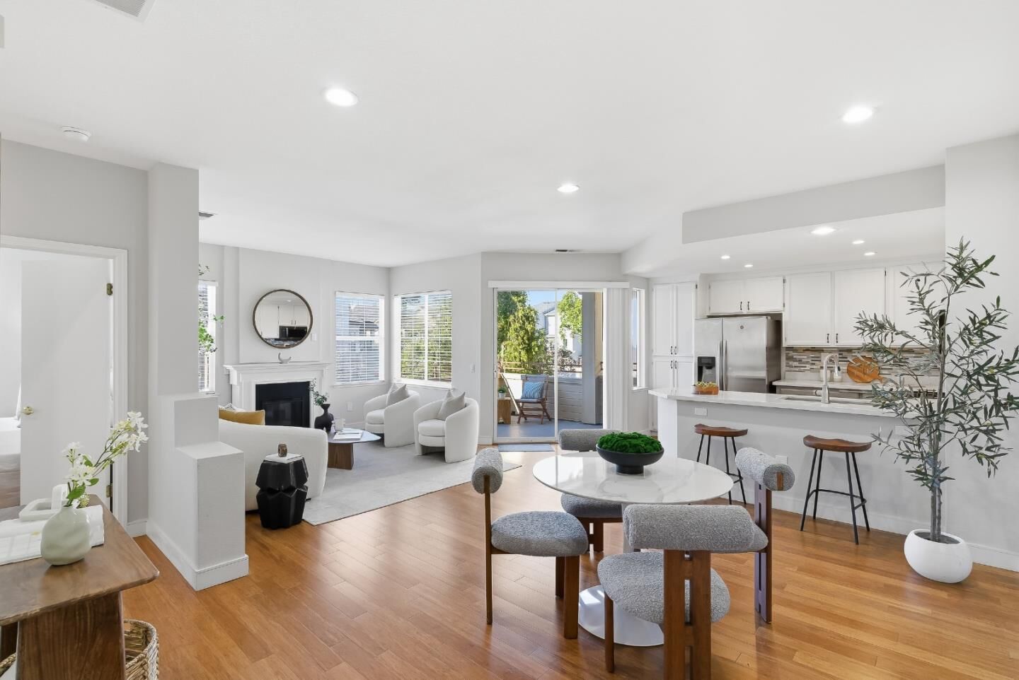 Property Photo:  2616 Bayfront Court  CA 94804 