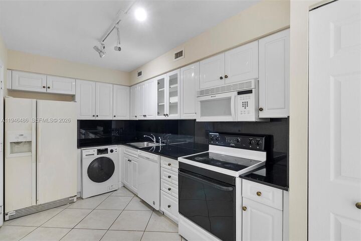 Property Photo:  6770 Indian Creek Dr 8R  FL 33141 