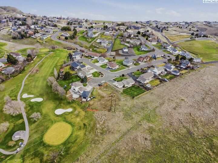 Property Photo: 3824 Pleasant View Dr WA 99403