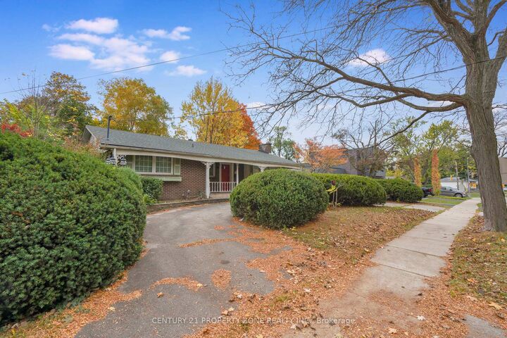 Property Photo:  5014 Spruce Avenue  ON L7L 1M7 