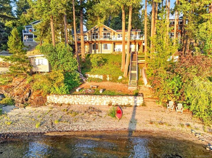 8253 Dickson Dr — photo 1