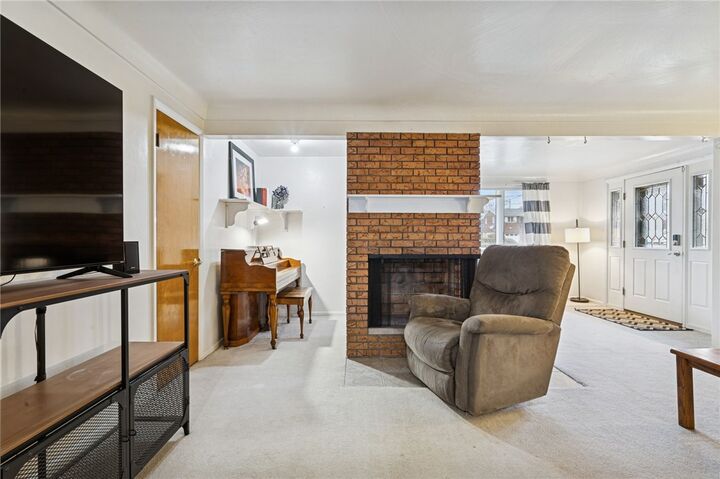 Property Photo: 318 Maple St PA 15122