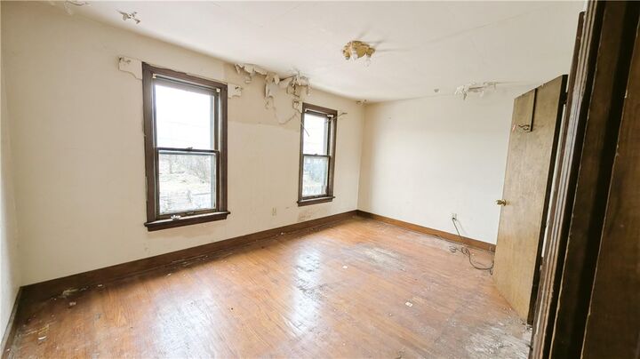 Property Photo:  2708 Garbett St  PA 15132 