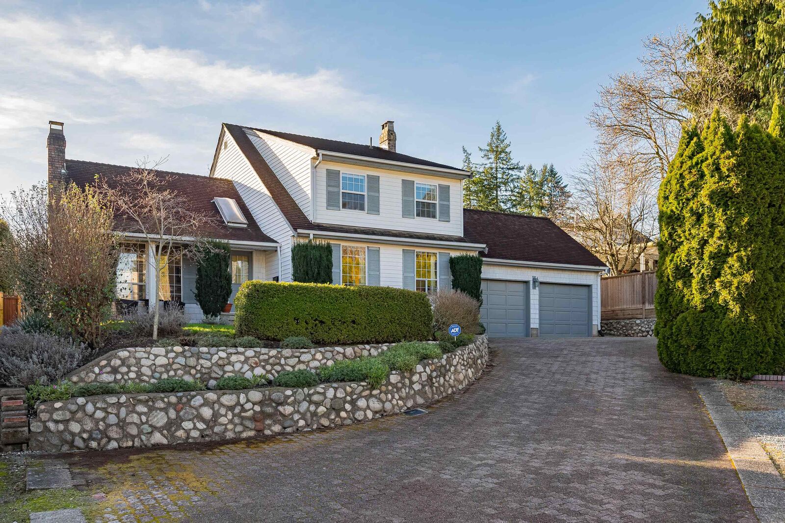 Property Photo:  32568 Murray Avenue  BC V2T 4T5 