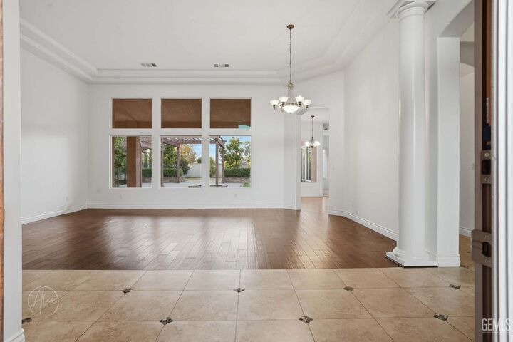 Property Photo: 13604 Providence Place CA 93314