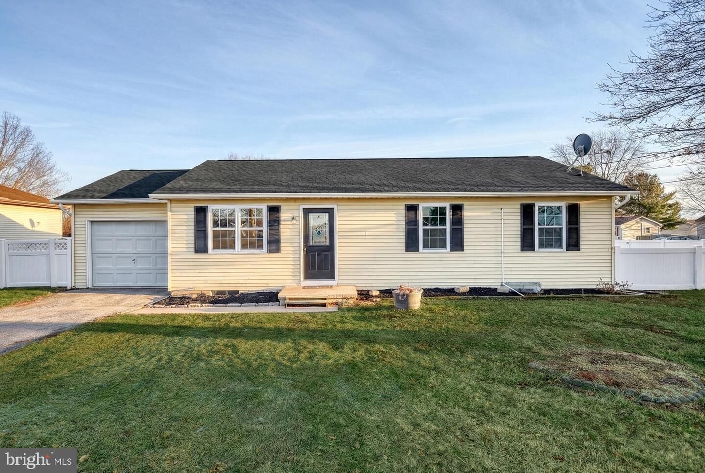 Property Photo: 3330 E Pheasant Drive PA 17315