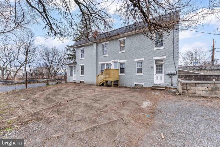 Property Photo:  109 Royal Terrace  PA 17103 